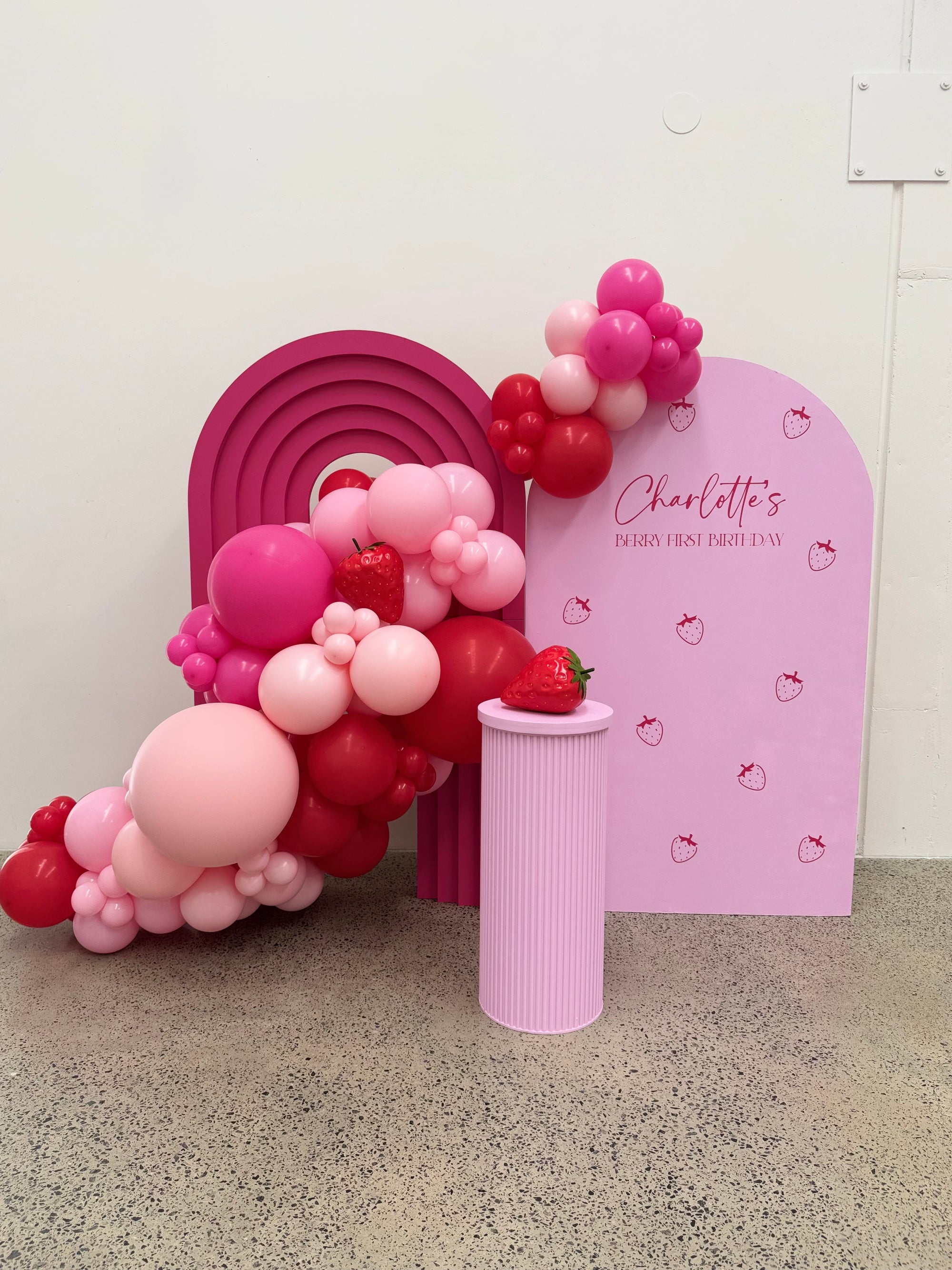 3D Arch, Plinth & Balloon Garland Package